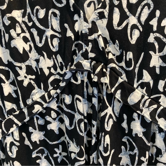 Lucky Brand Size Large Black & White Sleeveless Peplum Top V Neck - Picture 5 of 9